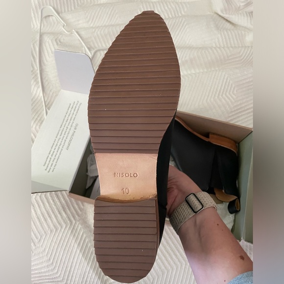 Nisolo Eva Everyday Chelsea boot - Picture 2 of 4